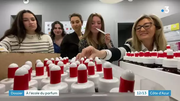 A Grasse, on prépare de jeunes parfumeurs en herbe aux métiers de la parfumerie