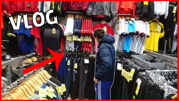 JE LUI OFFRE DES NOUVEAUX SURVETEMENTS DE FOOT ! VLOG