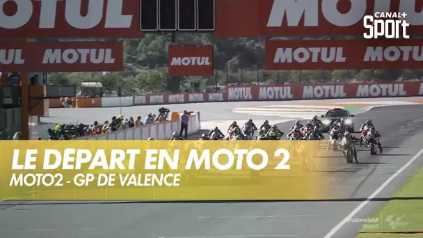 Le départ de la course de Moto2