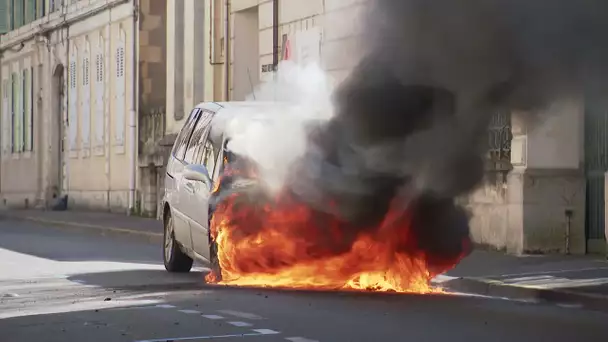 Une voiture brûle en centre-ville de Nevers