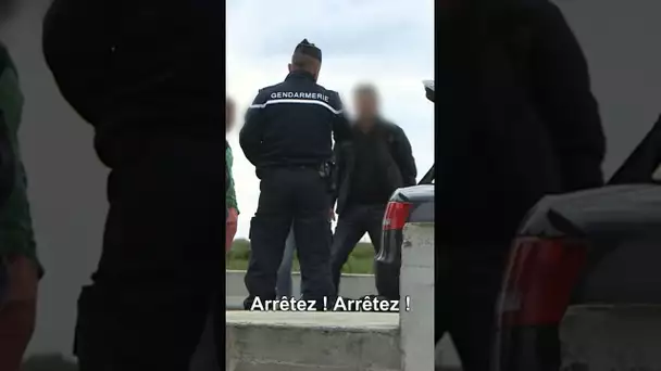 Enervé, il s’en prend aux policiers #shorts