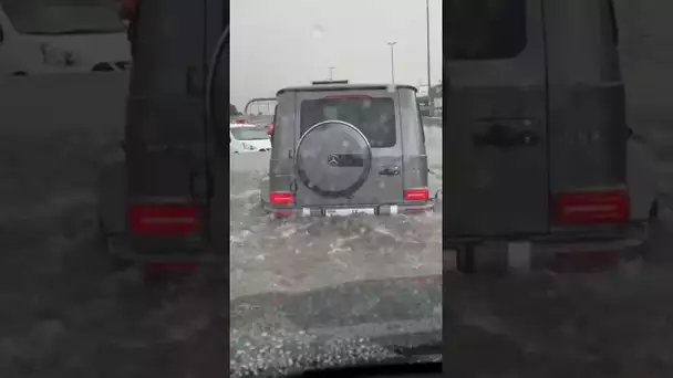 Pourquoi il y a d’énormes inondations à Dubaï ? #shorts