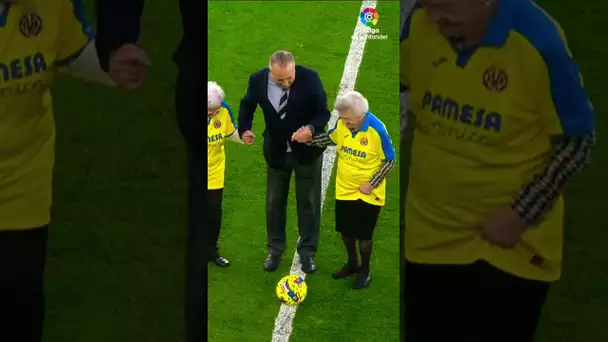 An special honour kickoff...🥰 👵🏻 #shorts #laligasantander #villarrealcf