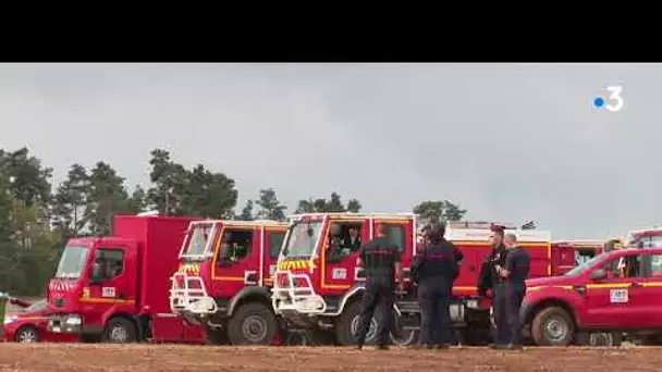 Aveyron : le feu de forêt est fixé, les pompiers aidés par l'orage