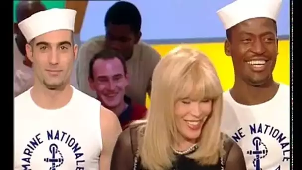 Franck Dubosc avec Amanda Lear : Danse sur "Love Boat" - On a tout essayé - 03/12/2001