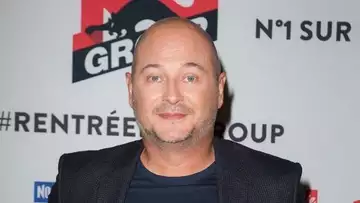 "Quel menteur, quel escroc !" Cauet est entré en collision avec sa petite amie Nathalie à l'antenne !