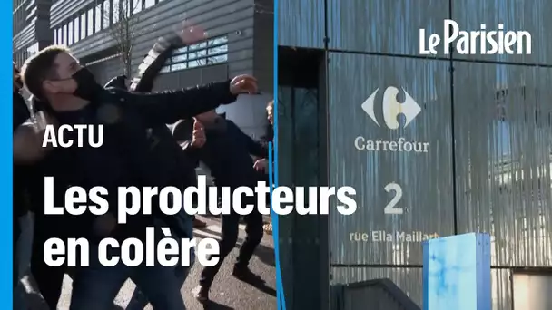 Des agriculteurs jettent des œufs sur Carrefour pour réclamer une revalorisation des prix