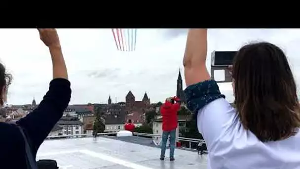 La Patrouille de France passe au-dessus du Nouvel hôpital civil de Strasbourg