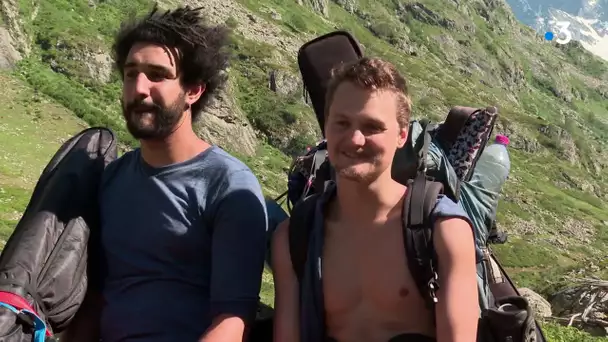 Tout l'été, ils organisent des randonnées musicales au fil des refuges de l'Isère