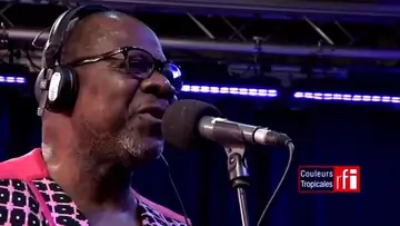 Rumba : Papa Wemba chante 'Ma Rosa' dans Couleurs Tropicales sur #RFI