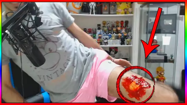 PRANK -  JE FAIS CROIRE A MOMO QUE JE M'OUVRE LA JAMBE AVEC UN CUTTER PENDANT UN UNBOXING !