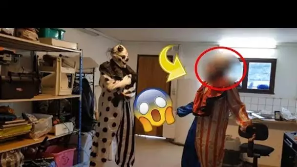 ON ENLÈVE LE MASQUE DES CLOWN TUEUR EN DIRECT ! ( CA TOURNE MAL )