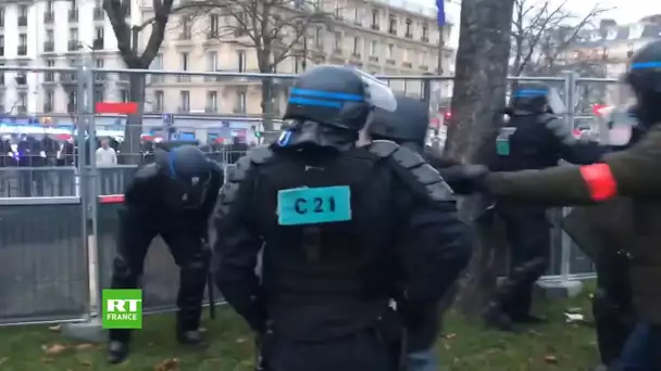 Paris : les policiers victimes de leurs propres lacrymogènes
