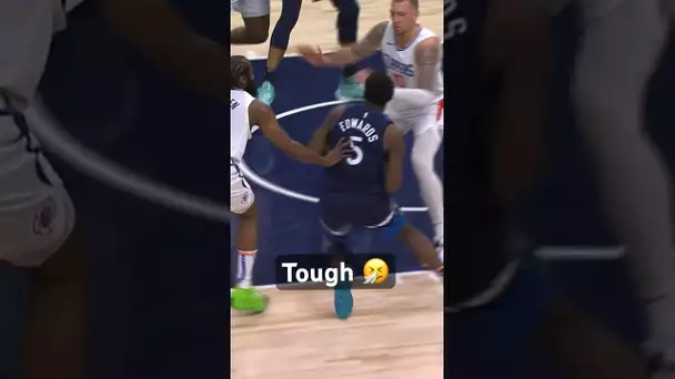 Anthony Edward scores TOUGH bucket after an array of moves 👀 | #Shorts