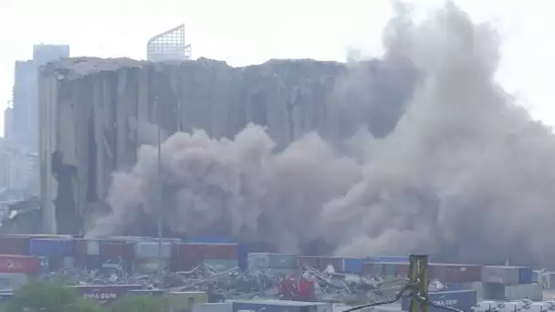 Deux ans après l'explosion dans le port de Beyrouth, des silos s'effondrent à cause d'un incendie