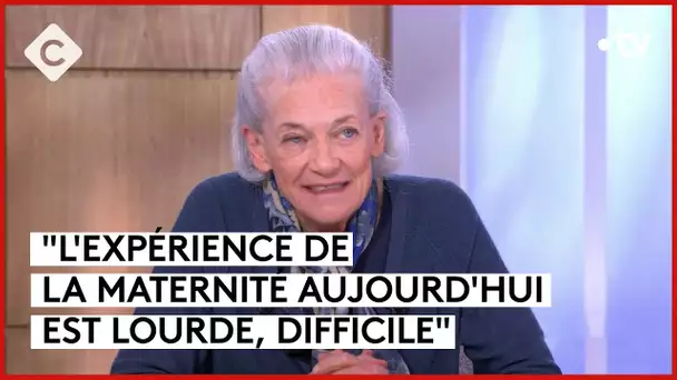 Maternité : trop de pression sur les femmes ? - Elisabeth Badinter - C à Vous - 26/04/2024