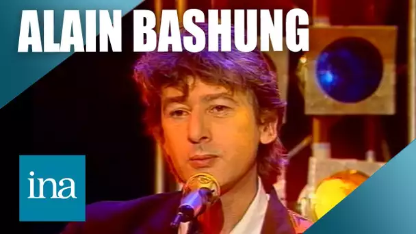 Alain Bashung "Volutes" 🎸 | INA Chansons