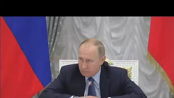 Vladimir Poutine prend la parole au XVIe sommet de l'Asie orientale
