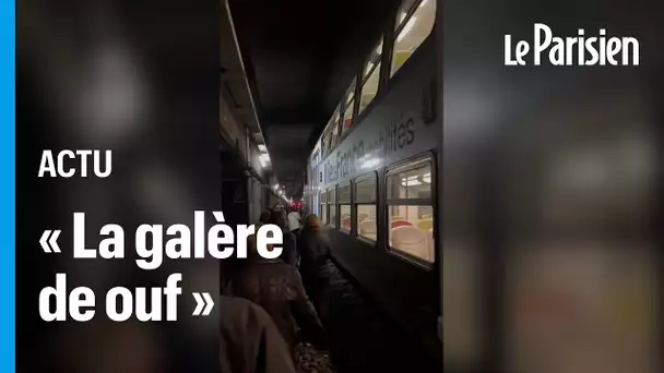 RER C : des passagers descendent sur les voies après avoir été bloqués près de deux heures dans un t