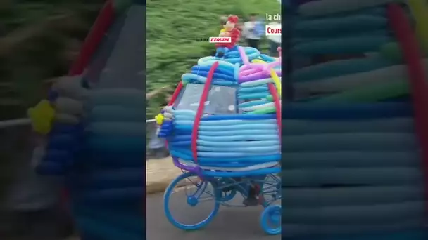 Une descente impressionnante d'une caisse à savon de ballons de baudruche 🎈 #shorts #balloon