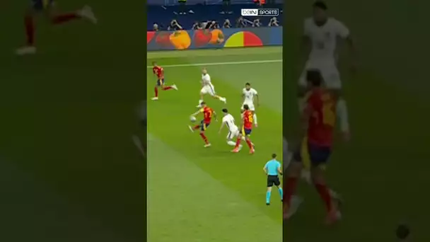 Le joli contrôle d'Alvaro Morata face à l'Angleterre ! 🤩 #shorts