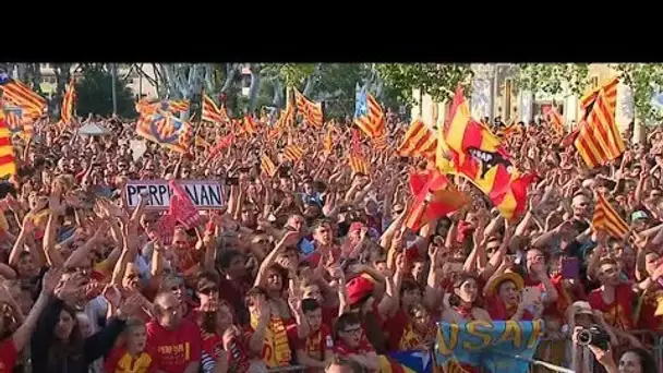 Des milliers de supporters de l&#039;USAP fêtent la montée en Top 14