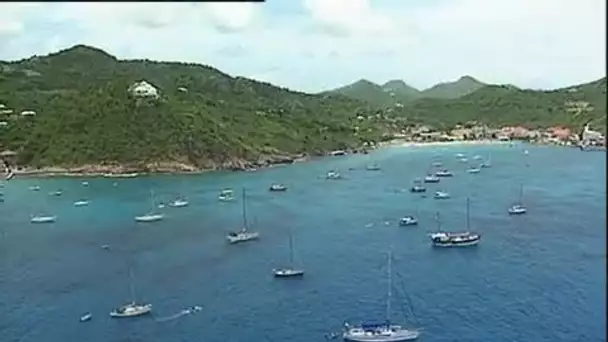 Saint Barthélemy-Guadeloupe : bateaux au mouillage de Corossol à Gustavia