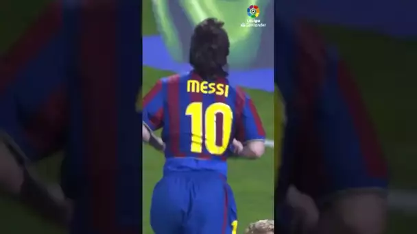 Messi's magic moment!  🔮  🔝 #shorts #laligasantander #barcelona #zaragoza #messi