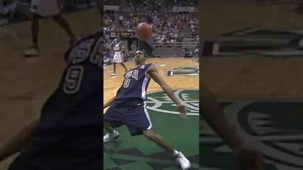 Vince Carter in 2000 was INSANE 🔥 The dunk or the celebration… 👀 | #Shorts