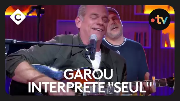 Garou interprète son titre “Seul” en acoustique