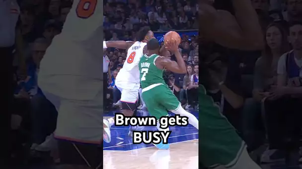JB with the TOUGH bucket at the end of the 1ST QTR