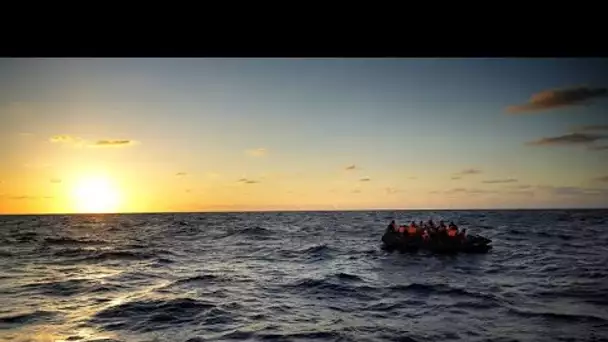 En moins de 48 heures, le navire Ocean Viking a porté assistance à 623 migrants en mer M…