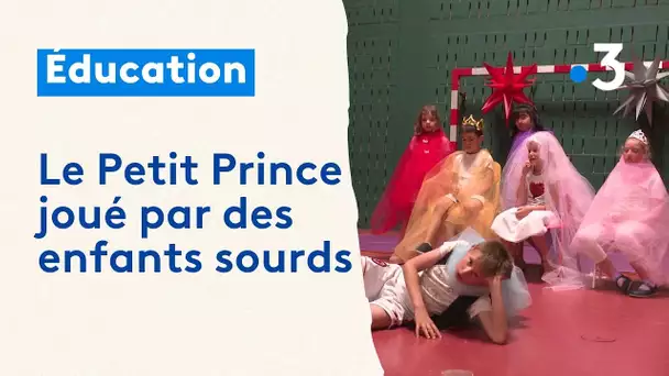 Le Petit Prince joué par des enfants sourds ou souffrant de troubles de la parole