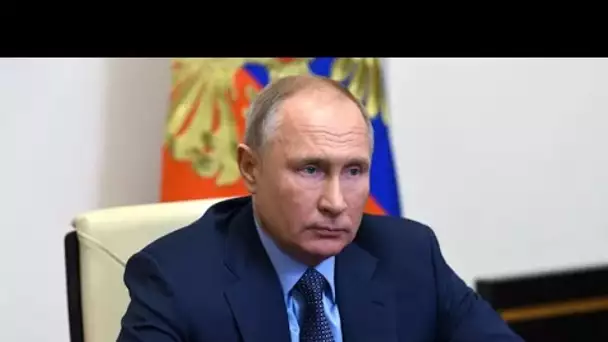 Vladimir Poutine tient une conférence de presse lors du sommet des chefs d’Etats de la CEI