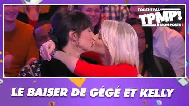 Le baiser torride entre Kelly Vedovelli et Géraldine Maillet