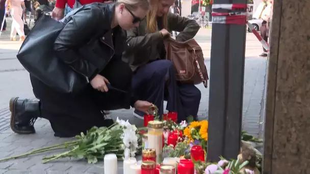 Attaque au couteau en Allemagne : les habitants de Wurtzbourg rendent hommage aux victimes