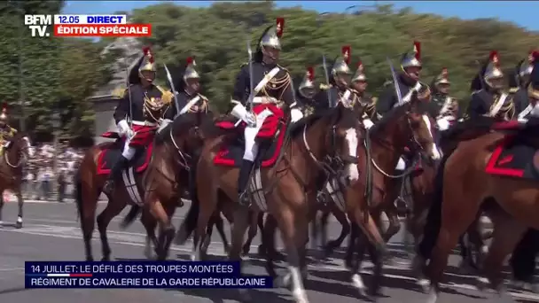 14-Juillet: La Garde républicaine descend la Champs-Élysées et clôt le défilé