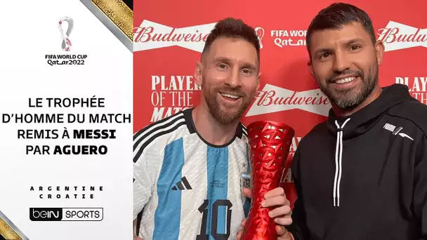 Argentine - Croatie / Le trophée d'homme du match remis à MESSI par AGUERO