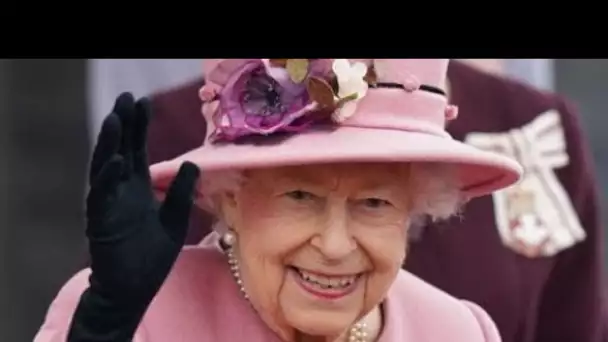 PHOTO Elizabeth II souffrante : la réapparition de la reine rassure les internautes