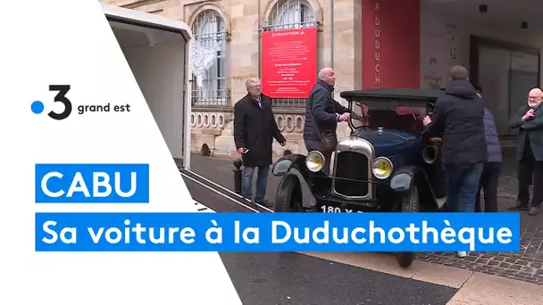 La voiture de Cabu rejoint la Duduchothèque de Châlons-en-Champagne