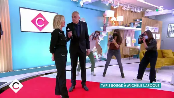 Michèle Laroque sur le tapis rouge de C à Vous ! - C à Vous - 04/05/2021