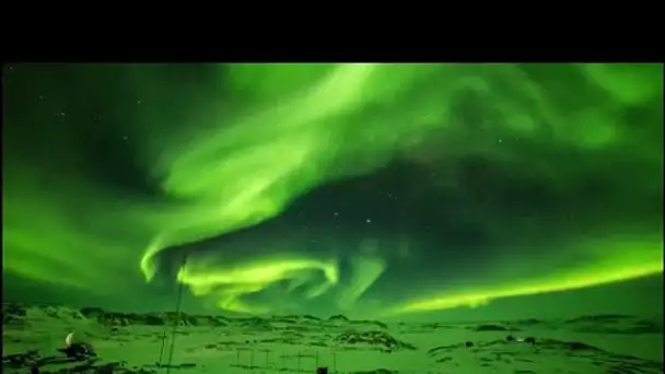 Une spectaculaire aurore boréale illumine le ciel de l'Antarctique