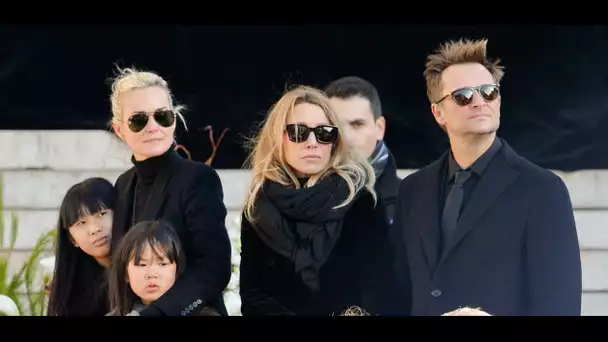 Laeticia Hallyday  la sépulture de Johnny a été déplacée malgré le coup de gueule de Laura Smet