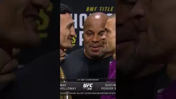 👀 Le face-à-face entre Holloway et Poirier ! #shorts #ufc318 #poirier #holloway #ufc #mma