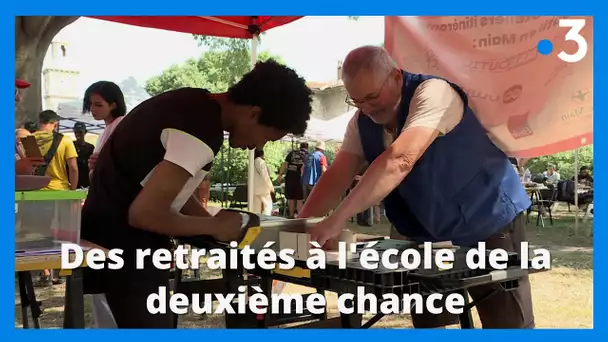 Marseille : des retraités initient des élèves de la deuxième chance à des métiers manuels