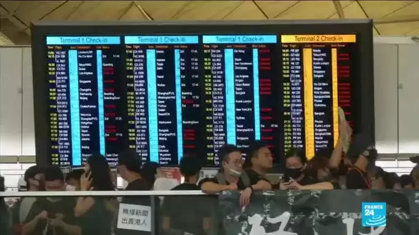Manifestation à l'aéroport de Hong Kong, tous les vols annulés