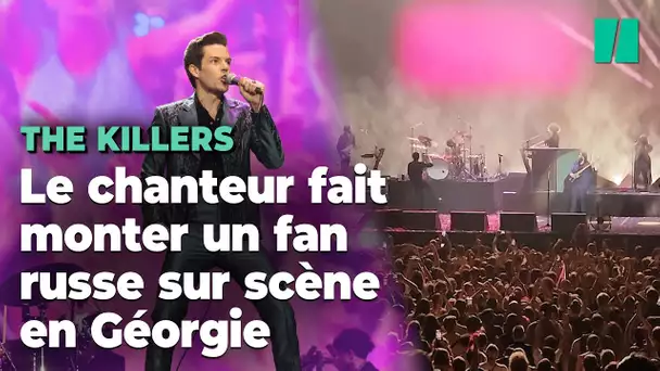 Brandon Flowers de The Killers s’excuse d’avoir fait monter un fan russe sur scène en Géorgie
