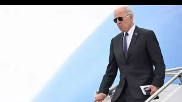 Joe Biden n'aura pas à prendre le bus pour les funérailles de Queen alors que la Maison Blanche snob