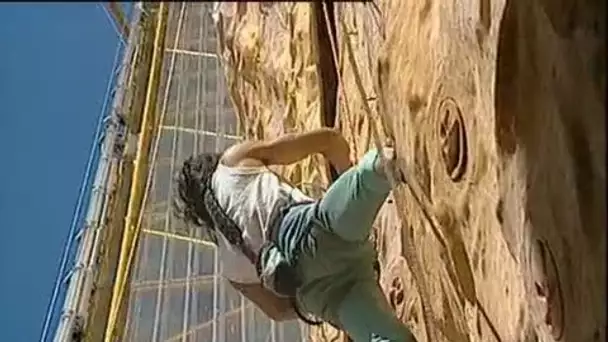 Inauguration d'une tour d'escalade à Vaulx en Velin