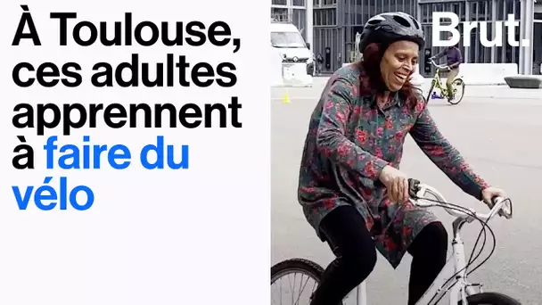 À Toulouse, ces adultes apprennent à faire du vélo